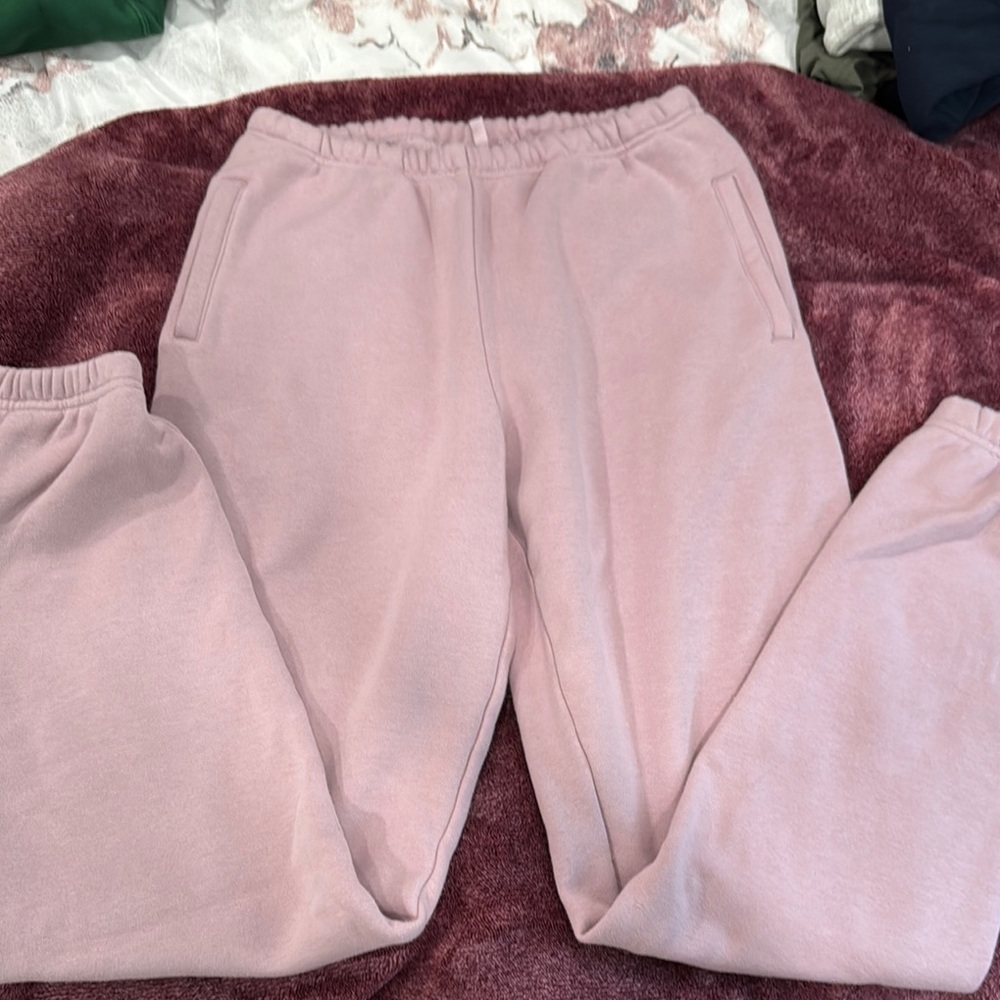 SKIMS Pink Sweatpants